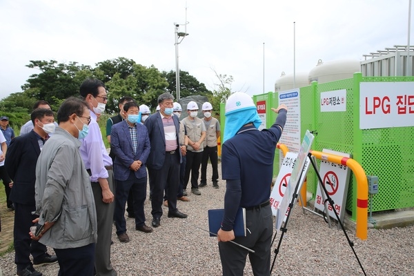 신안군 지도읍 농촌마을 첫 LPG배관망 개통..'연료사용 환경개선 및 에너지 복지 향상에 기여' 1