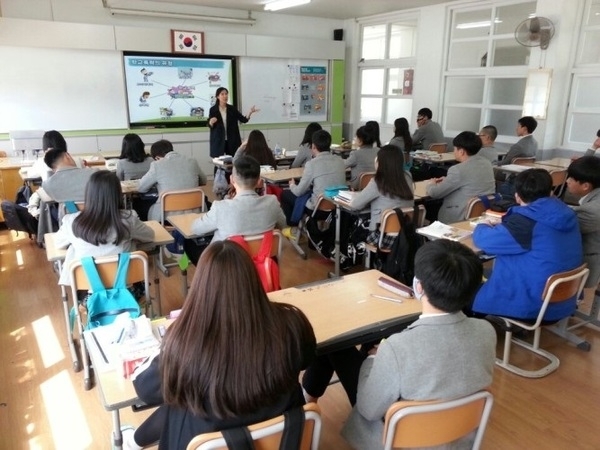 신안군, 학교폭력 예방교육 “함께 만들어가는 행복교실” 운영1
