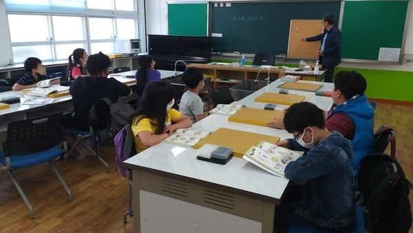 「신안군 초등학교 방과 후 바둑교실」 운영1